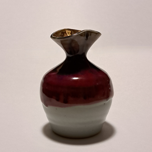 Click to view detail for JP-016 Pottery Handmade Miniature Vase Gold, Syrah, Blue Hints $68