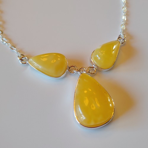 Click to view detail for HWG-110 Necklace Yellow 3 Amber Tear Drops $198