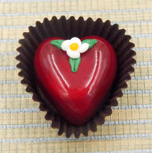 HG-003 Heart-Shaped with Flowers, Cherry & White Choc $43 at Hunter Wolff Gallery
