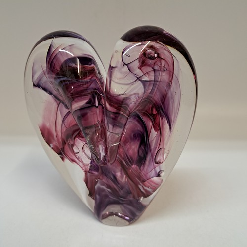 Click to view detail for DG-152 Blown Glass Heart  Raspberry Swirl $112