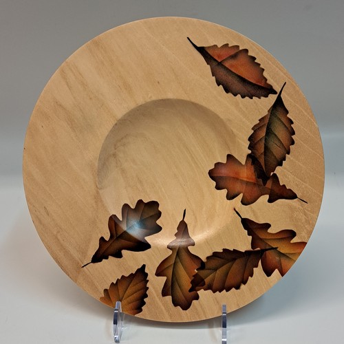 Click to view detail for MH105 Platter, Maple with Air Brush Leaves $190