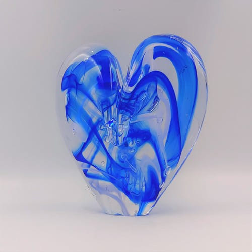 Click to view detail for DG-031 Heart Blue & White 4.5  $108
