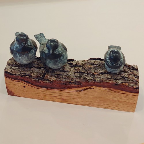 Click to view detail for FL109 Three Chickadees on Log  4.75x10.25x5 $675