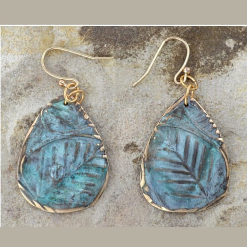 Click to view detail for EC-093 Earrings Leaf, Triangle Dangle  $74.50