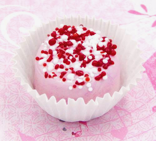 Click to view detail for HG-085 Holiday Chocolate with Red Sprinkles $47