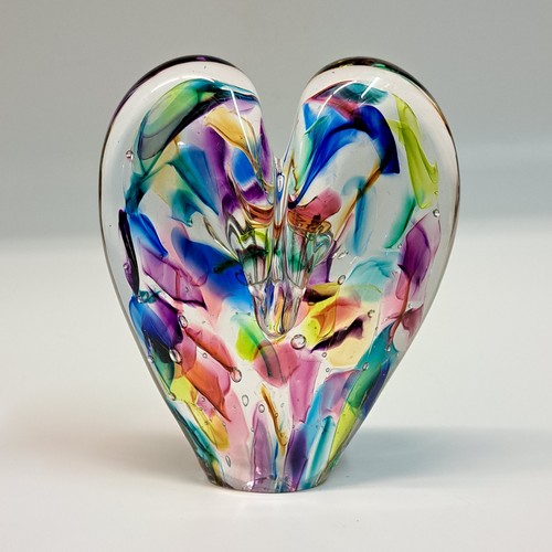 Click to view detail for DG-128 Blown Glass Heart Rainbow $112