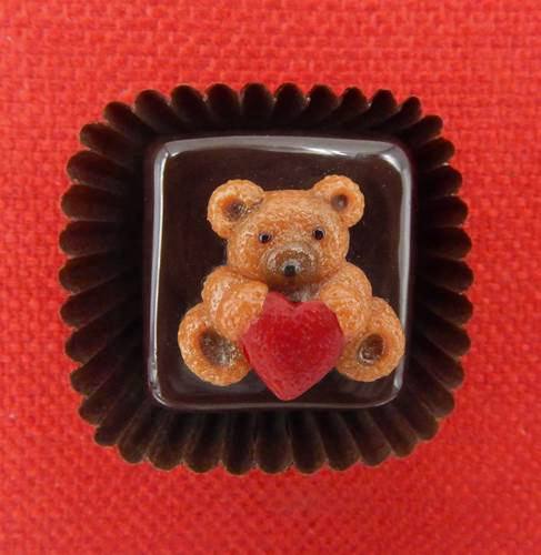 HG-090 Holiday Teddy Bear with Heart $49 at Hunter Wolff Gallery