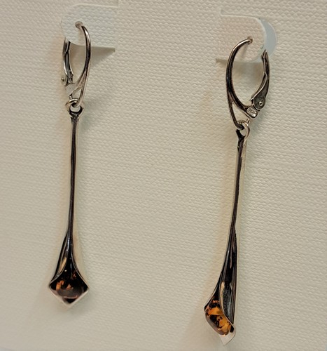 Click to view detail for HWG-2359 Earrings, Silver Calla Lily, Amber Dangles $45
