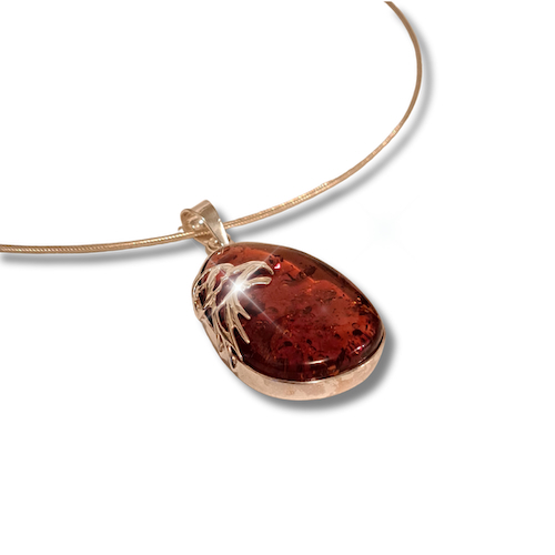 Click to view detail for HW-4017 Pendant, Oval Amber, Silver Embellishment $87