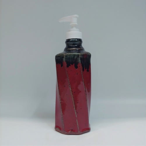 Click to view detail for #220147 Soap Dispenser Red/Black $16