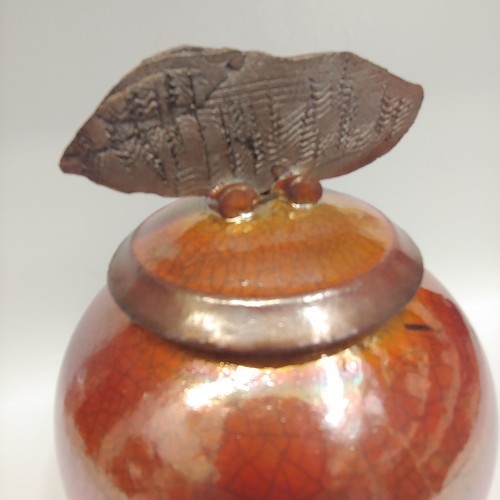 Click to view detail for BS-004 Pot, Lidded Ferric chloride 7.25x6.25 $160