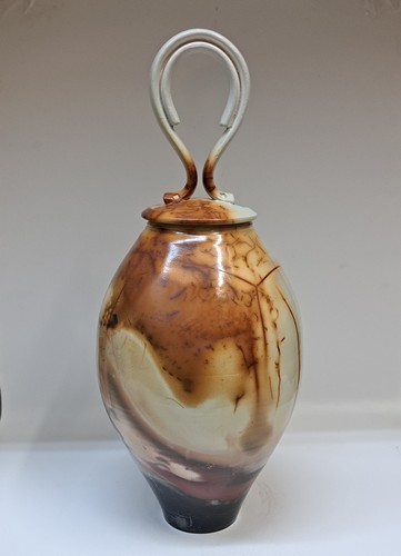 Click to view detail for BS-050 Vessel Saggar Fired Lidded 11.5x7 $325