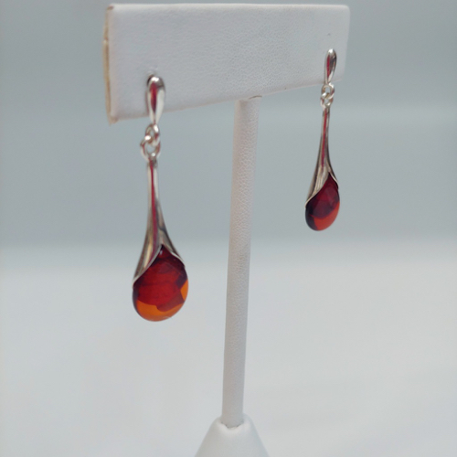 Click to view detail for HWG-079 Earrings Drop; Amber, flat Silver calla lily; post $42