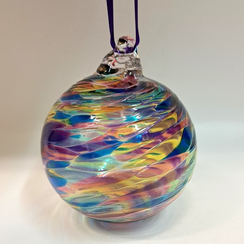 Click to view detail for DB-824 Ornament Rainbow Frit Twist 3x3 $35