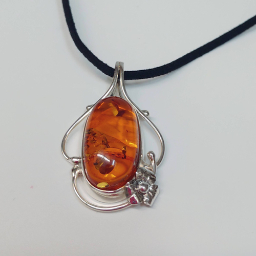 Click to view detail for HWG-091 Pendant Sunburst Amber, Silver $82