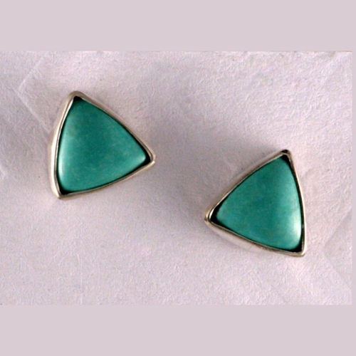 Click to view detail for MB-E196 Earrings Triangular Studs with TQ $86