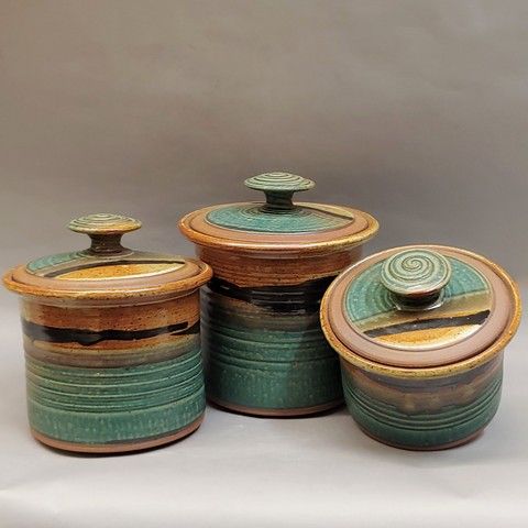 Click to view detail for Canister Set, Three Canisters in Green & Tan