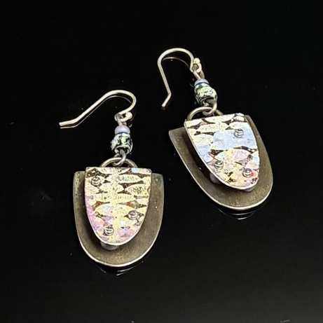 Click to view detail for TC-080 Earrings, Scoop Riverbed Layered $135