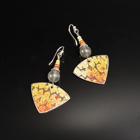 Click to view detail for TC-083 Earrings, Triangle Riverbed Golden Yellow & Orange $90