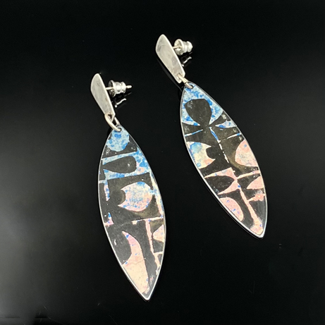 Click to view detail for TC-085 Earrings, Blush, Ink Petal Posts $140