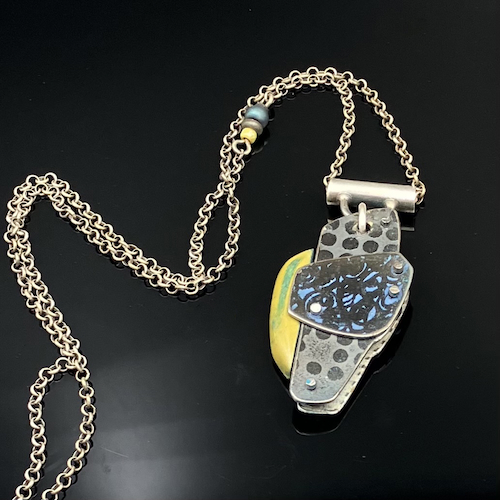 Click to view detail for TC-010 Necklace, Lime/Gray/Blue Petite $175