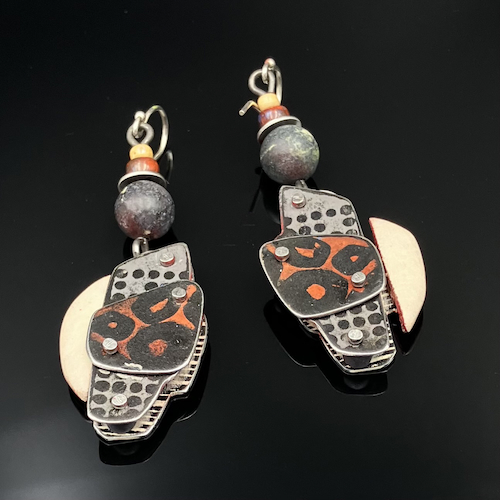 Click to view detail for TC-029 Earrings, Gray/Persimmon/Cream $150