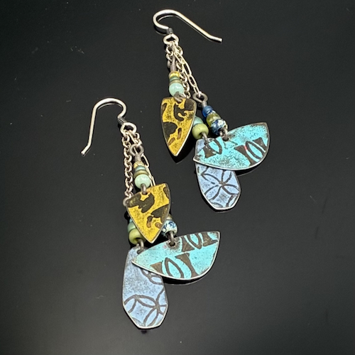 Click to view detail for TC-109 Earrings Lime/Turq/Macaw Chained $140