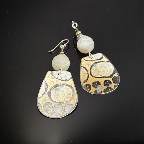 Click to view detail for TC-114 Earrings Nuetral Oversized $115