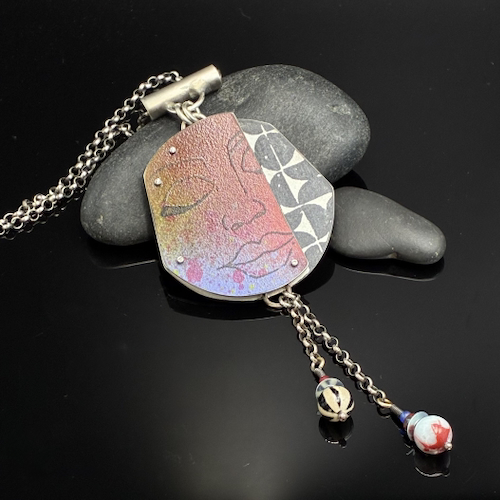Click to view detail for TC-127 Necklace, Multi/B&W Face $225