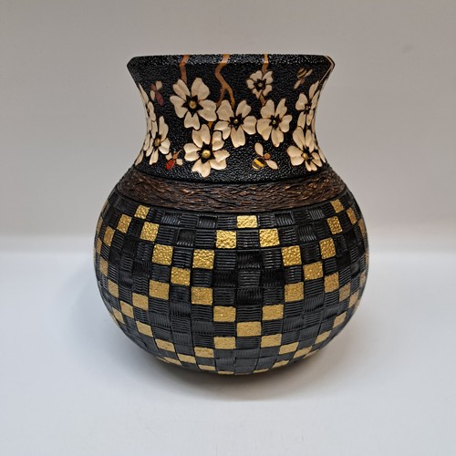 Click to view detail for VL-015 Vase Gold on the Diagonal 7.75x7 $1200