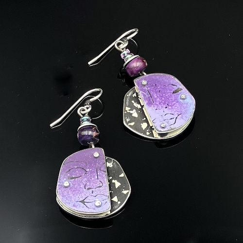 Click to view detail for TC-040 Earrings, Purple/Lavendar Face $150