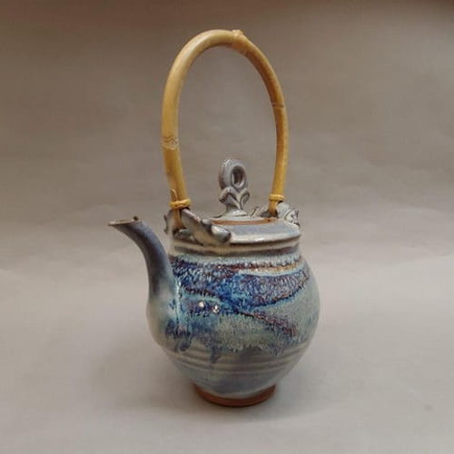 Click to view detail for Teapot with Wooden Handle, Blue
